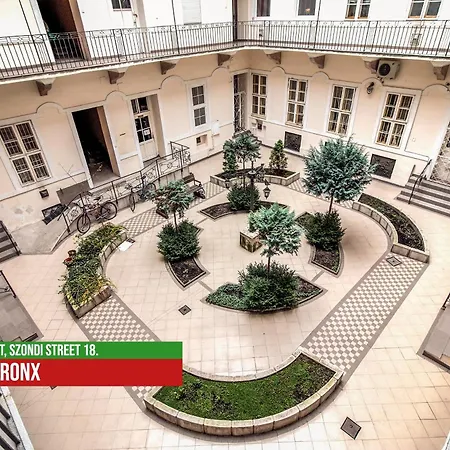 Little Italy Bronx * Budapest