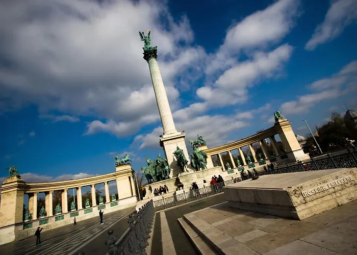 Little Italy Bronx Apartament